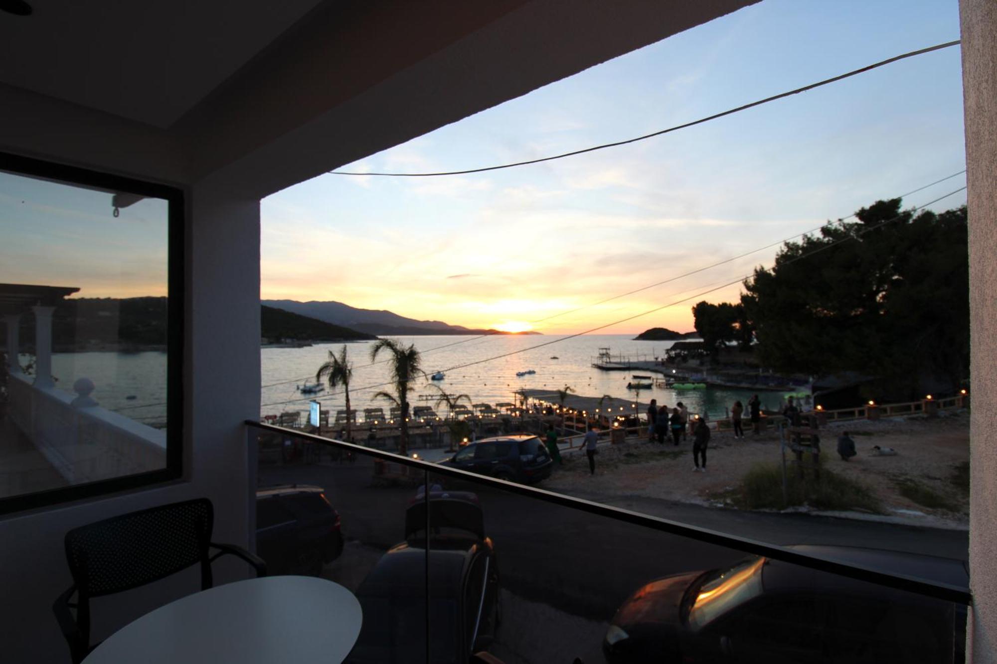 卡萨米尔Melina'S Seaside Retreat公寓式酒店 外观 照片